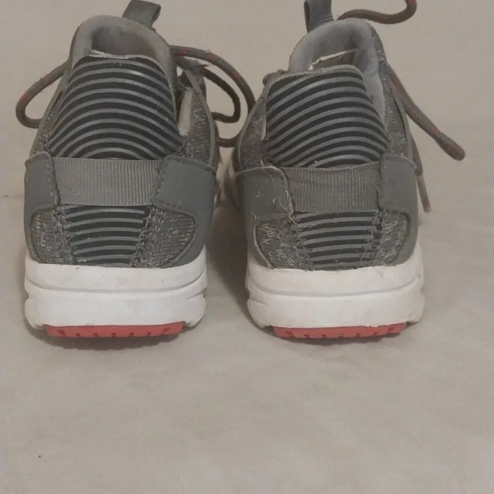 LA Gear Gray and Red Athletic Sneakers Boys 2